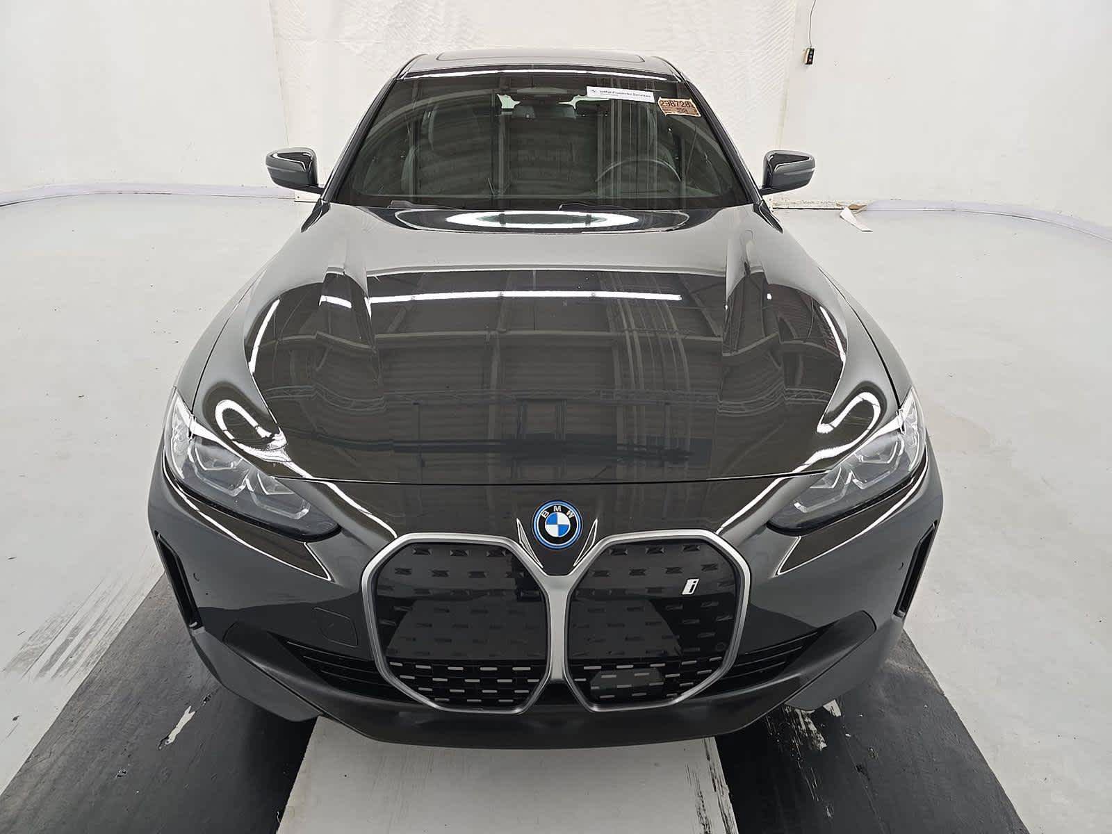 Used 2023 BMW i4 eDrive40 RWD image 2