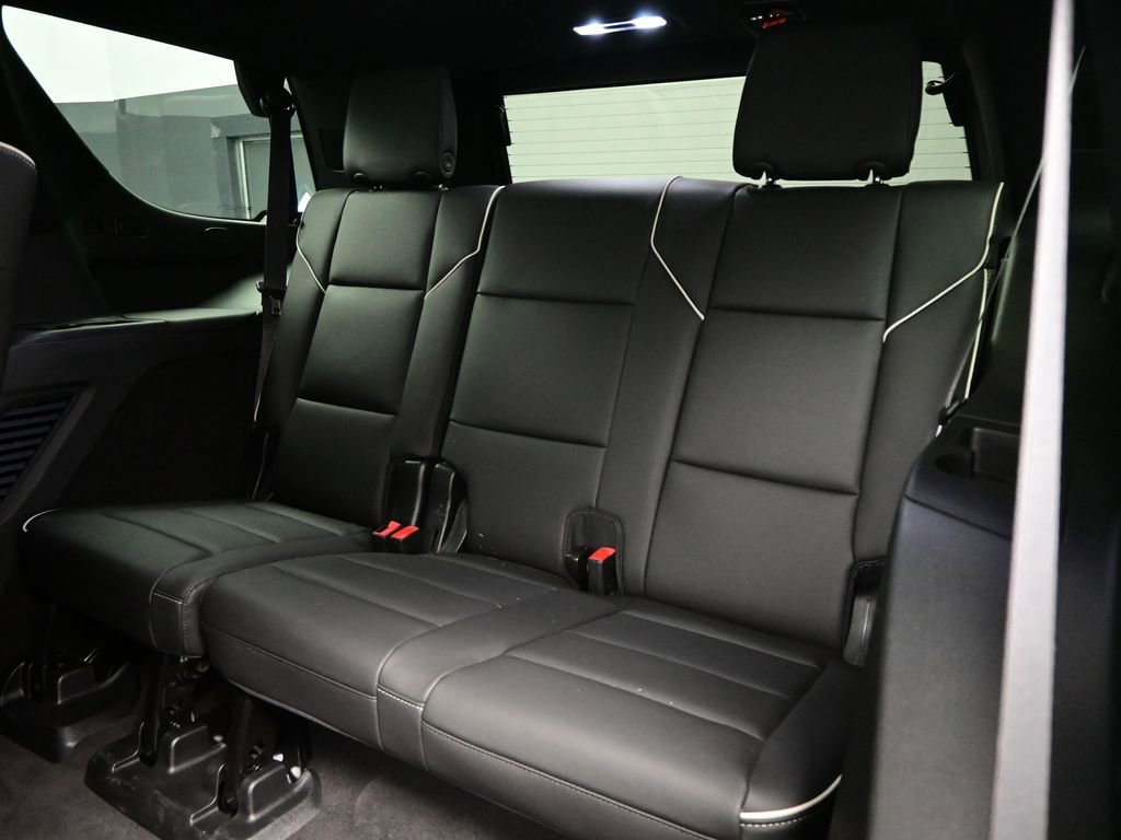 Used 2024 Cadillac Escalade Premium Luxury w/ Performance Package image 29