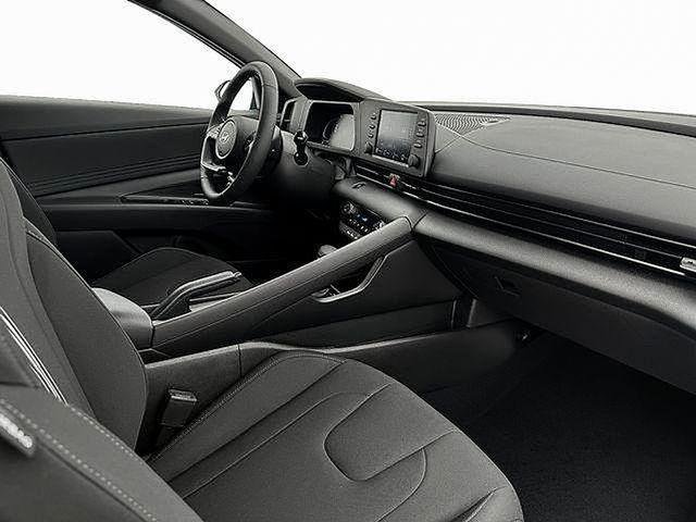 New 2025 Hyundai Elantra Sport FWD image 17