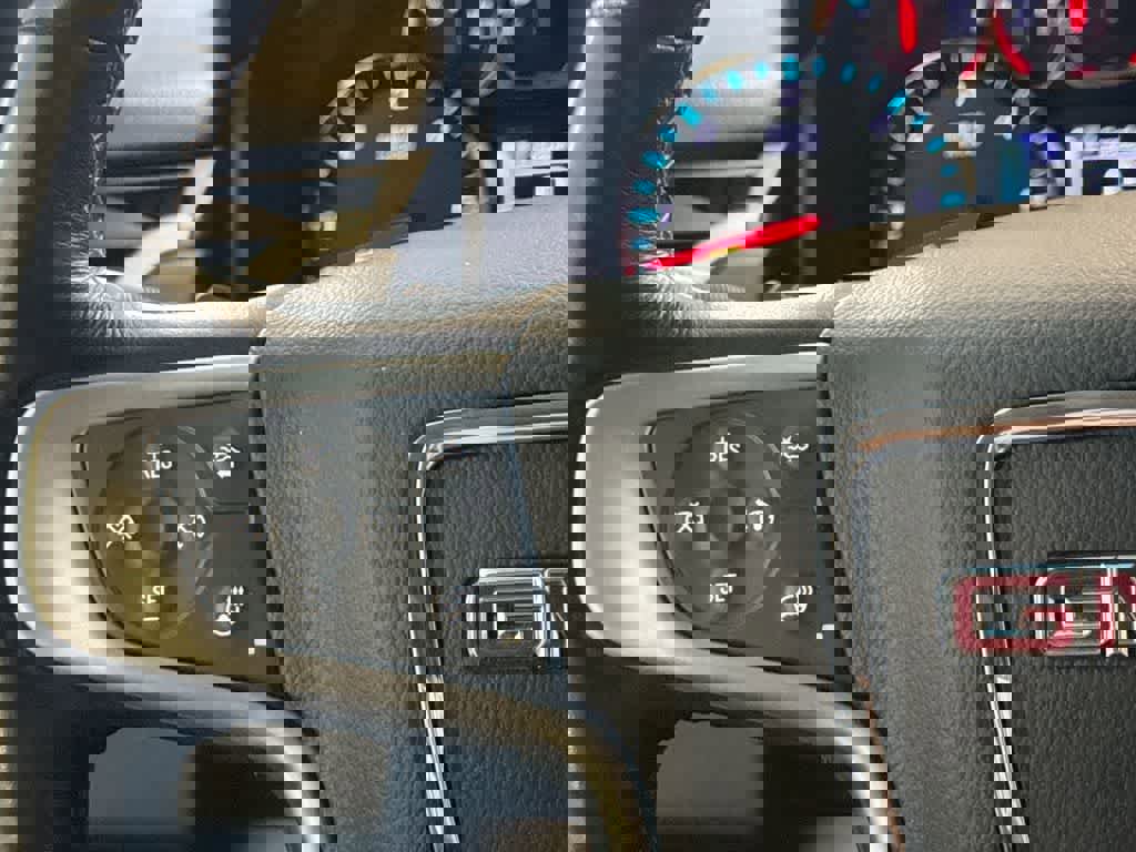 Used 2018 GMC Yukon SLT w/ Open Road Package image 25