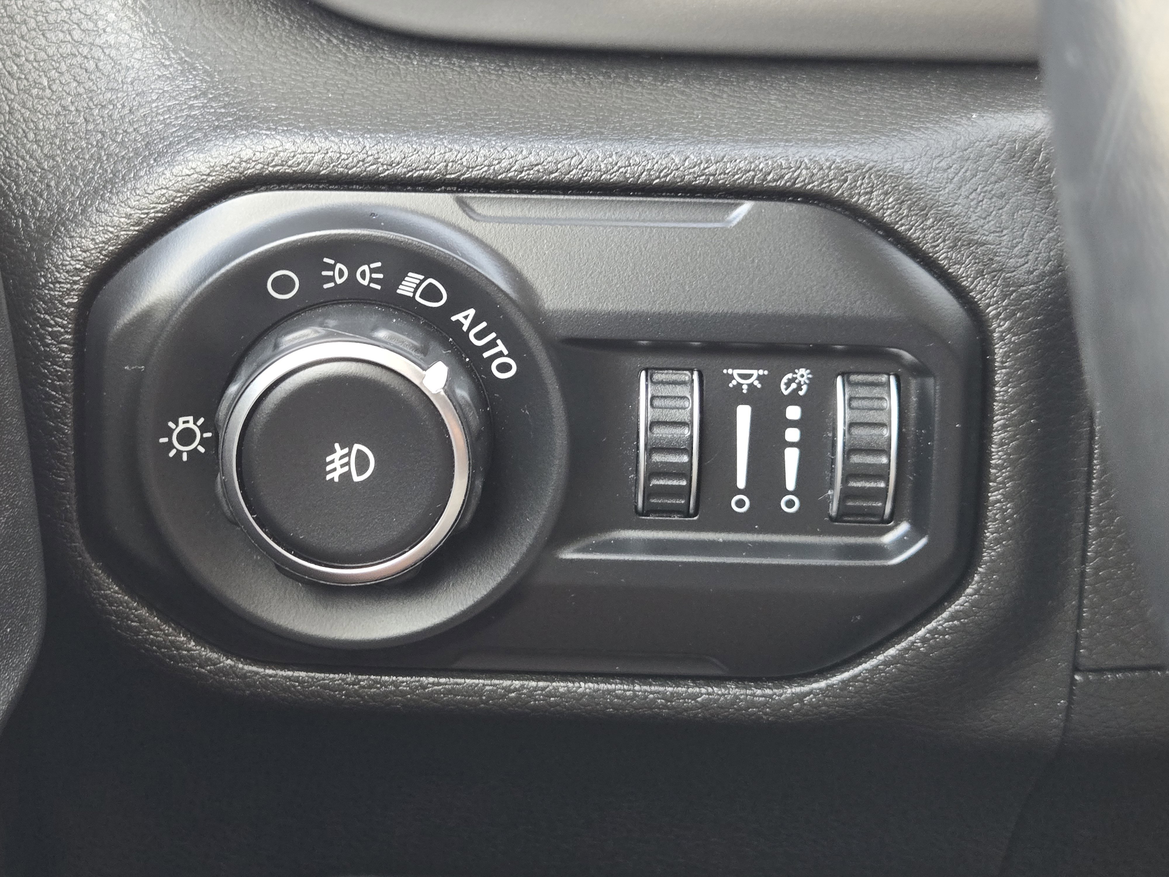 Used 2019 Jeep Wrangler Unlimited Sport S AWD/4WD image 23