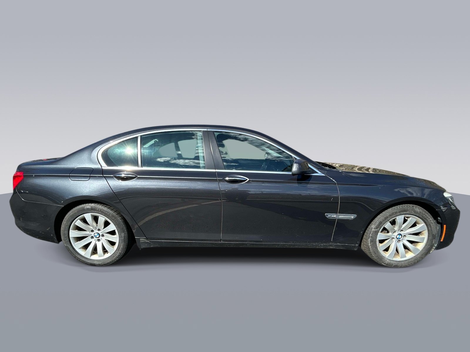 Used 2011 BMW 750i xDrive AWD/4WD image 2