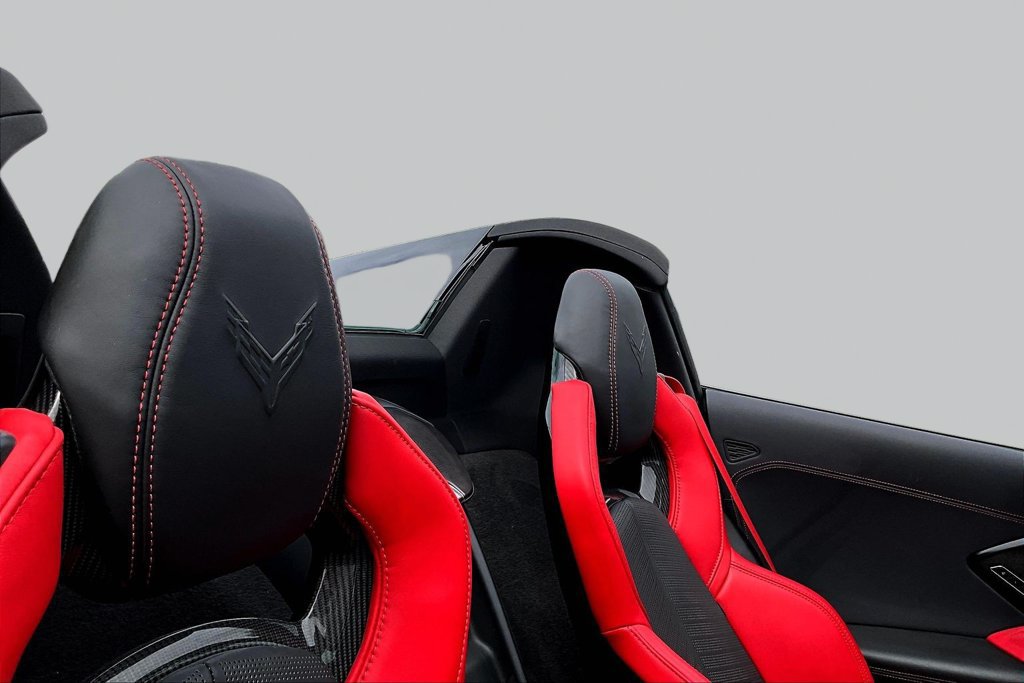 Used 2025 Chevrolet Corvette Z06 w/ Stealth Interior Trim Package RWD image 27