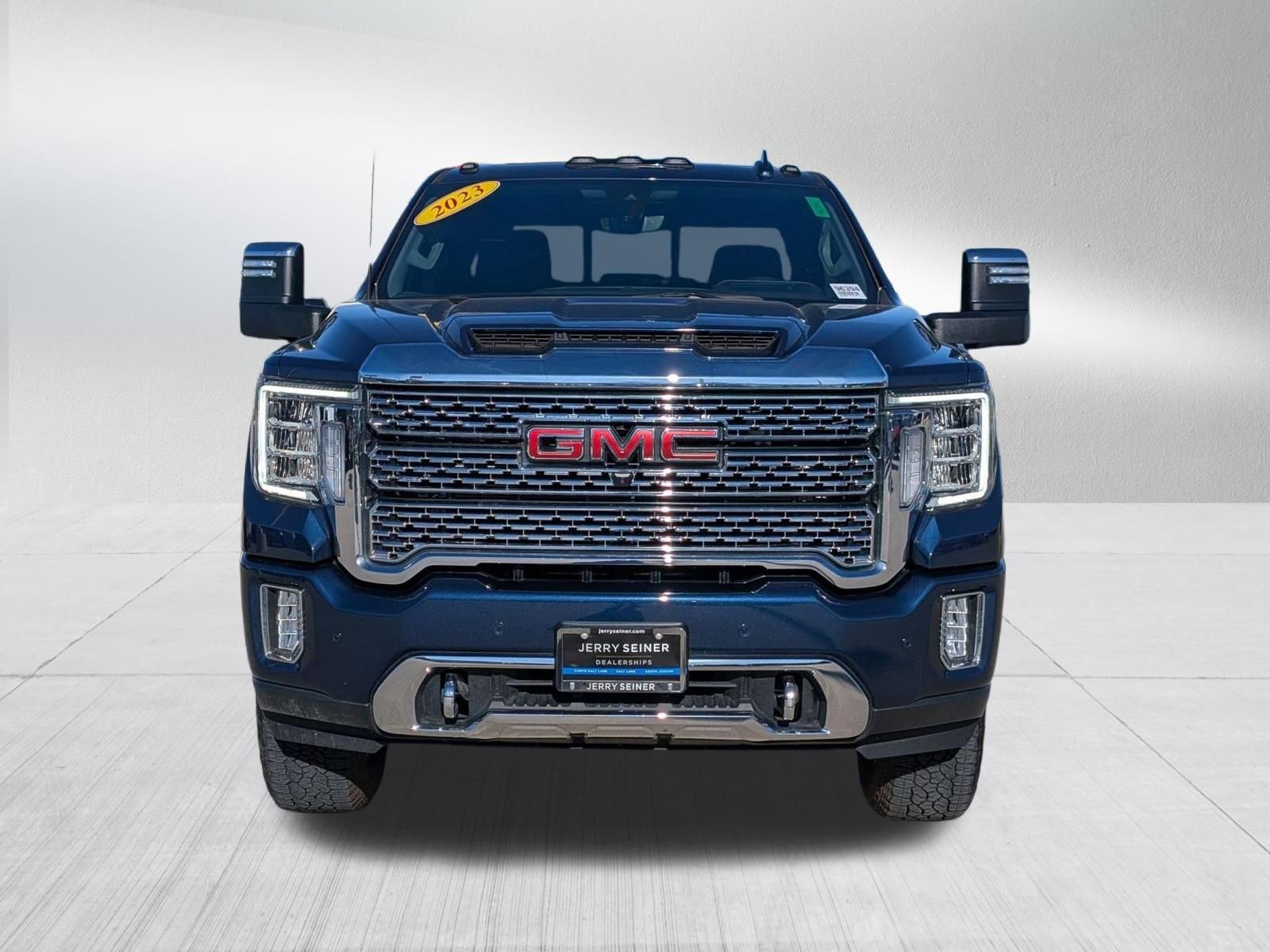 Used 2023 GMC Sierra 3500 Denali w/ Denali Ultimate Package image 9