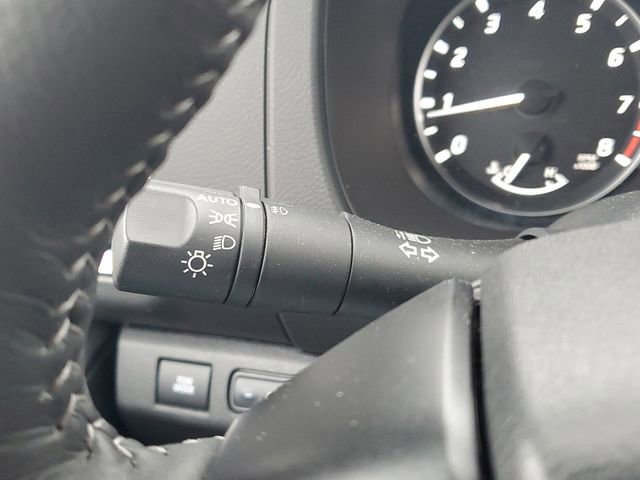 Used 2025 Nissan Frontier SL image 35