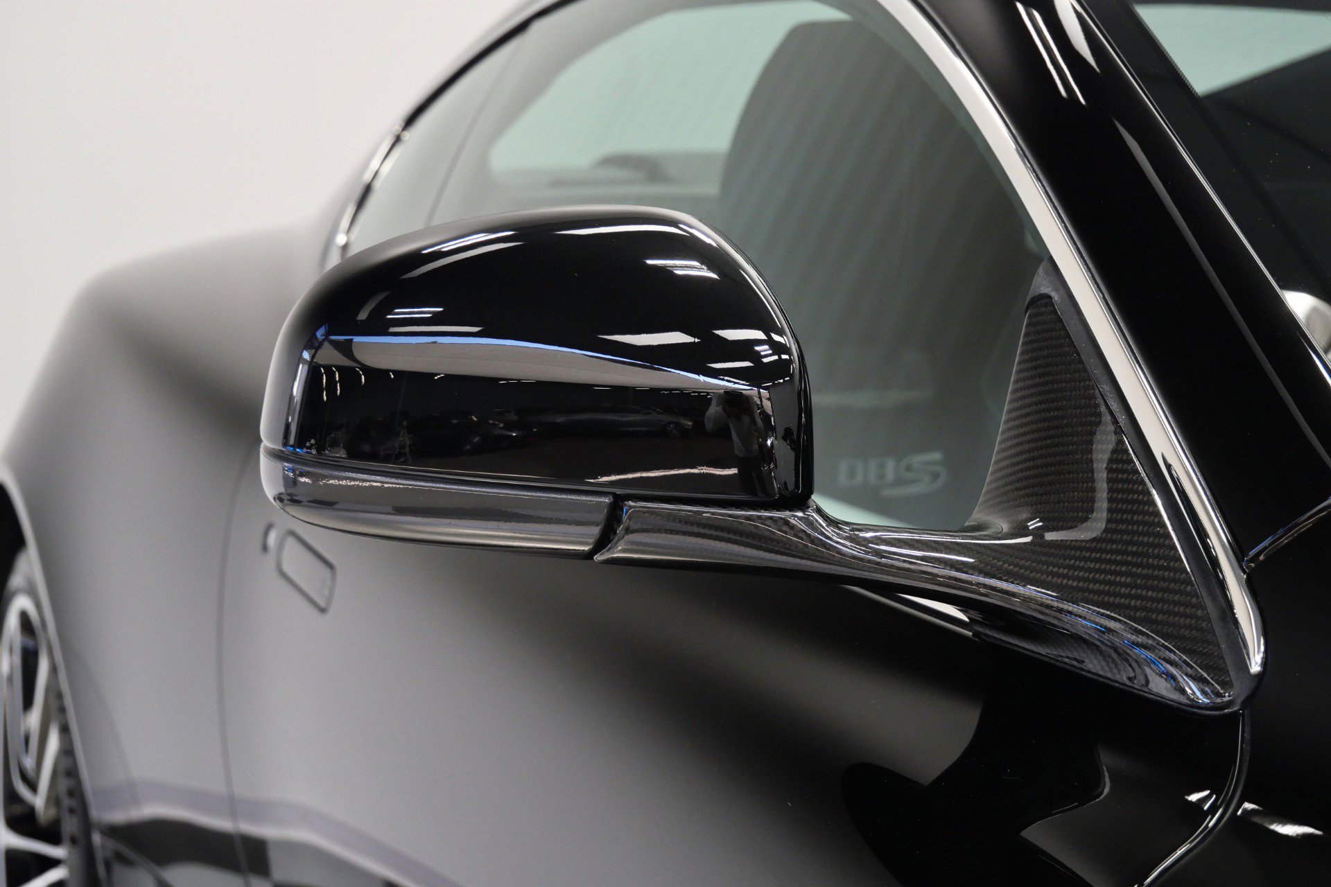Used 2012 Aston Martin DBS Carbon Black RWD image 29
