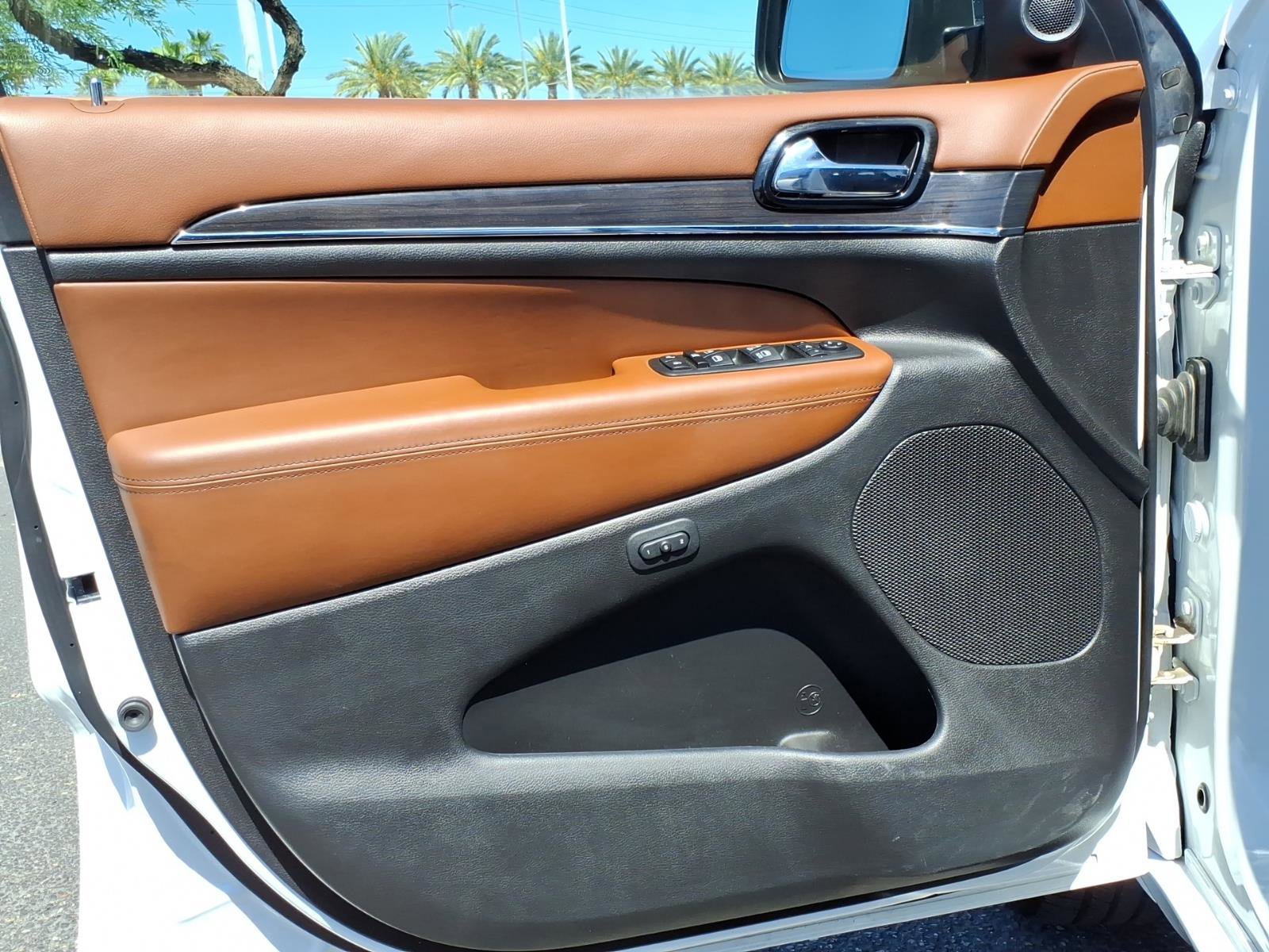Used 2020 Jeep Grand Cherokee Overland image 19