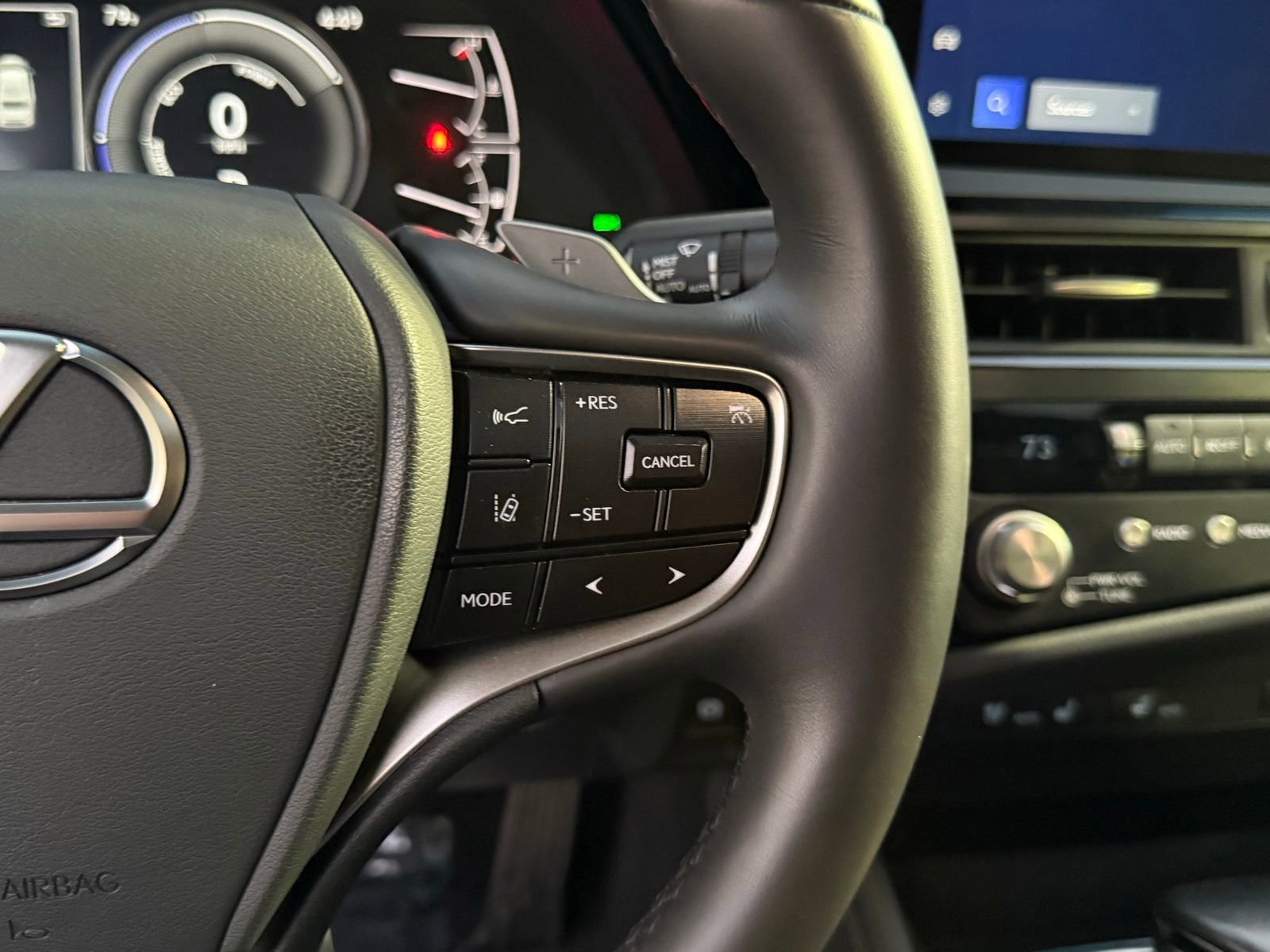 Used 2025 Lexus ES 300h w/ Premium Package image 25