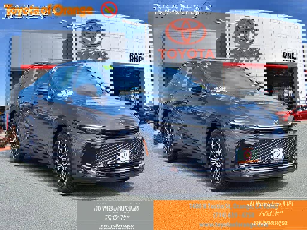 Used 2024 Toyota Crown XLE image 1