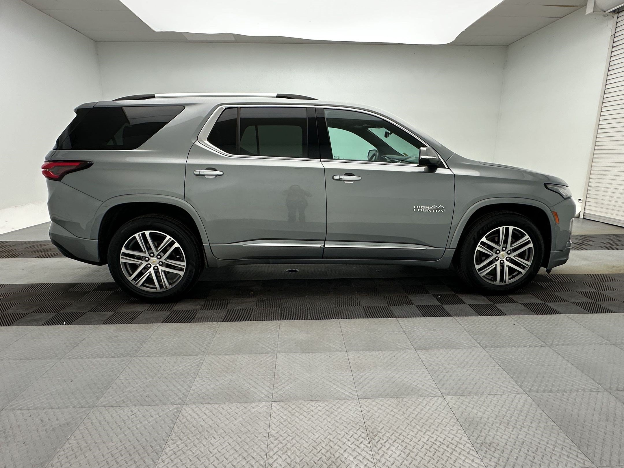 Certified 2023 Chevrolet Traverse High Country AWD/4WD image 8