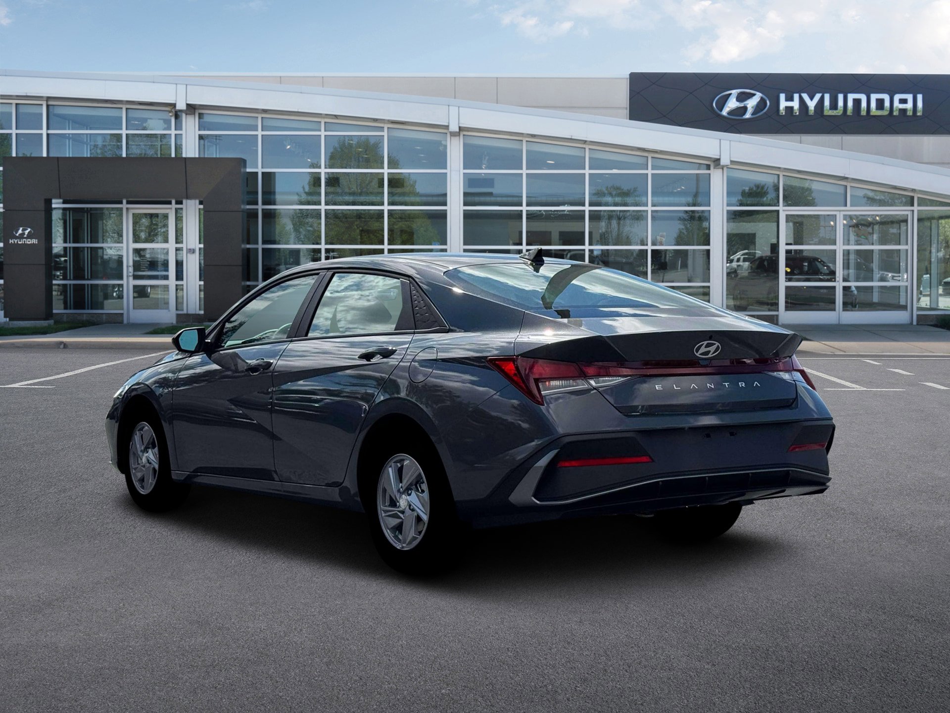 New 2026 Hyundai Elantra SE FWD image 5