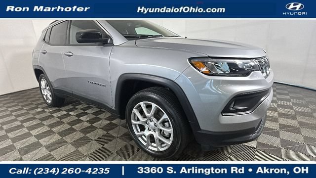 Used 2024 Jeep Compass Latitude AWD/4WD image 1
