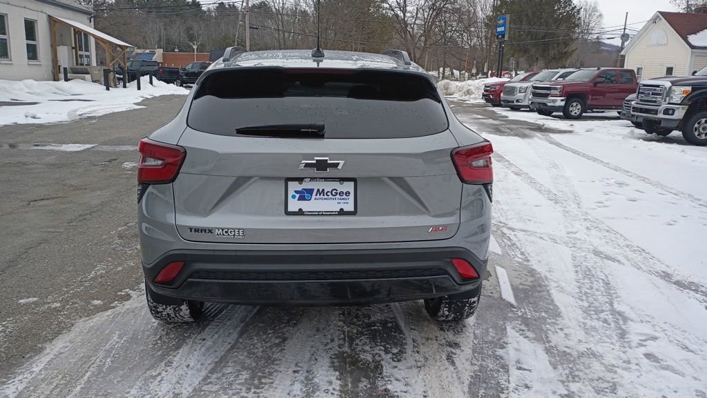 Used 2025 Chevrolet Trax RS w/ Driver Confidence Package image 6