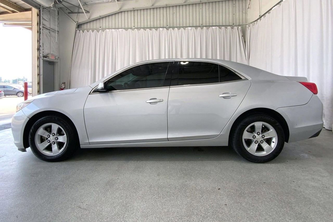 Used 2016 Chevrolet Malibu LT FWD image 26
