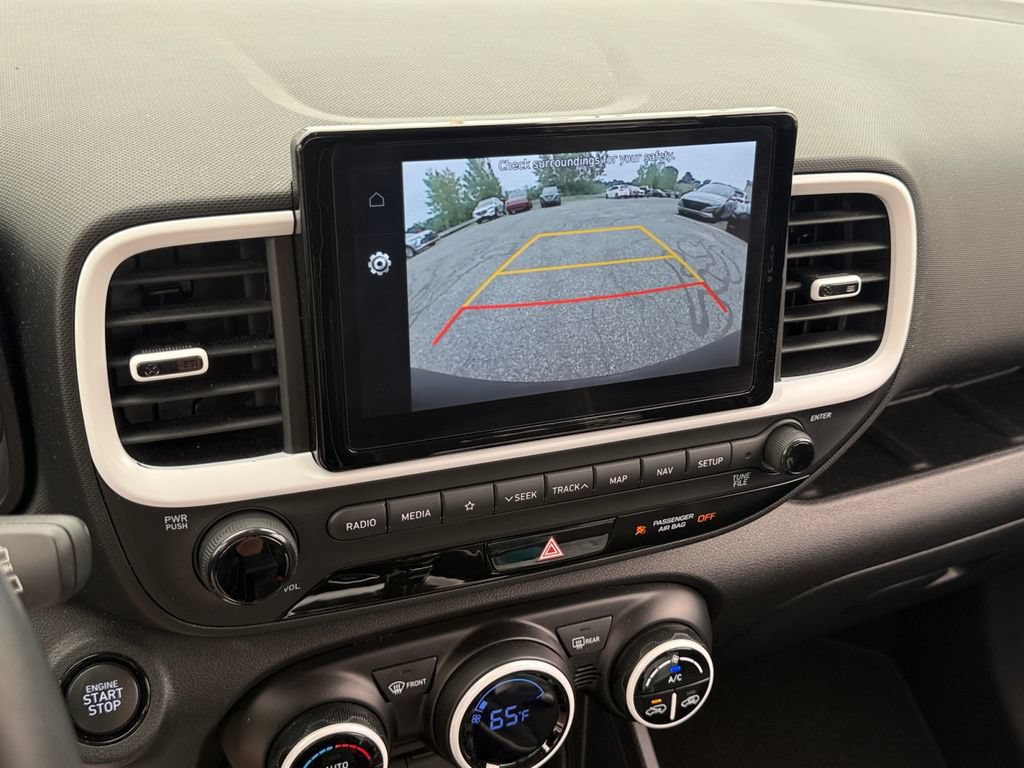 Certified 2022 Hyundai Venue Limited FWD image 30