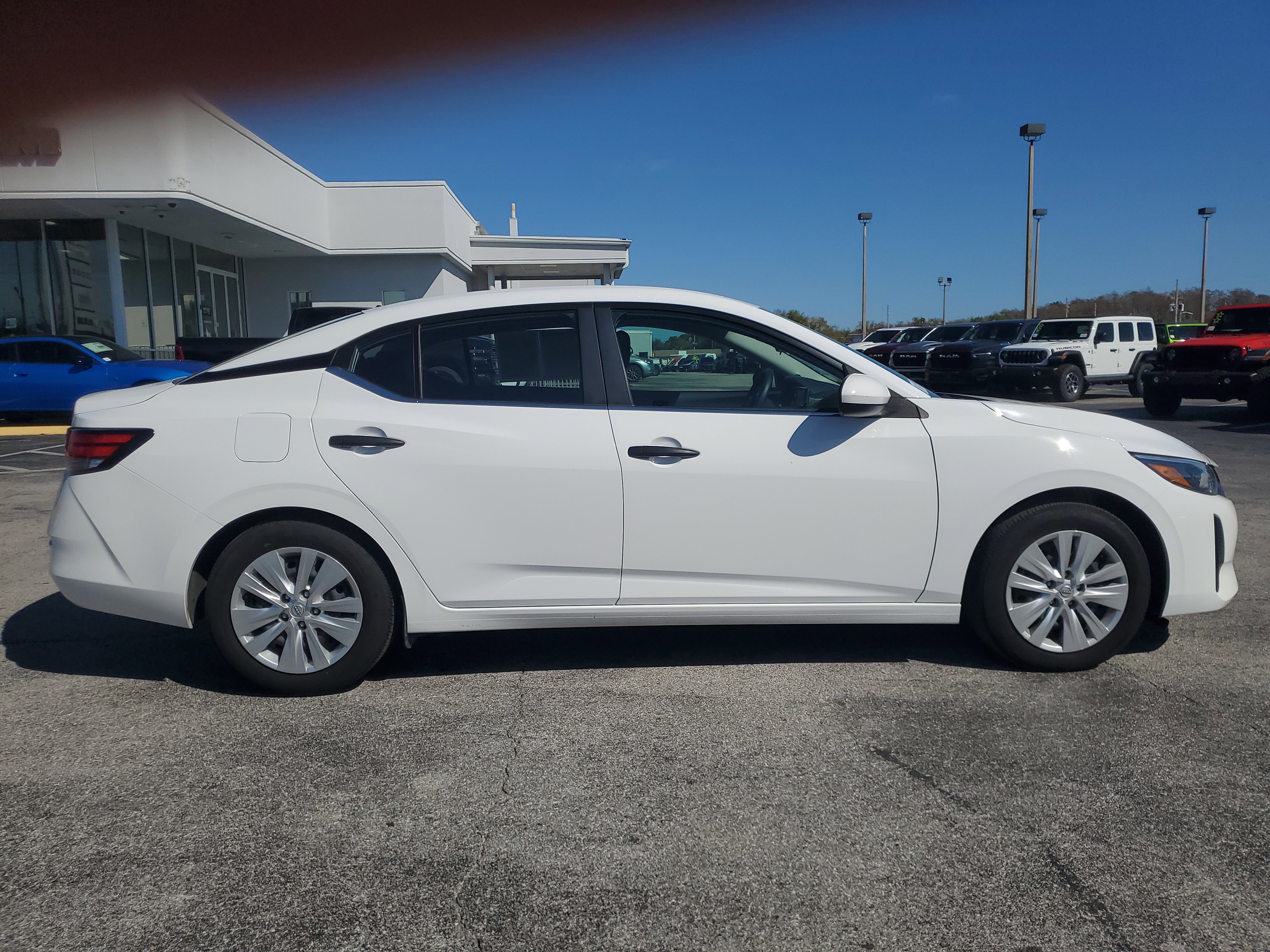 Used 2025 Nissan Sentra S image 9
