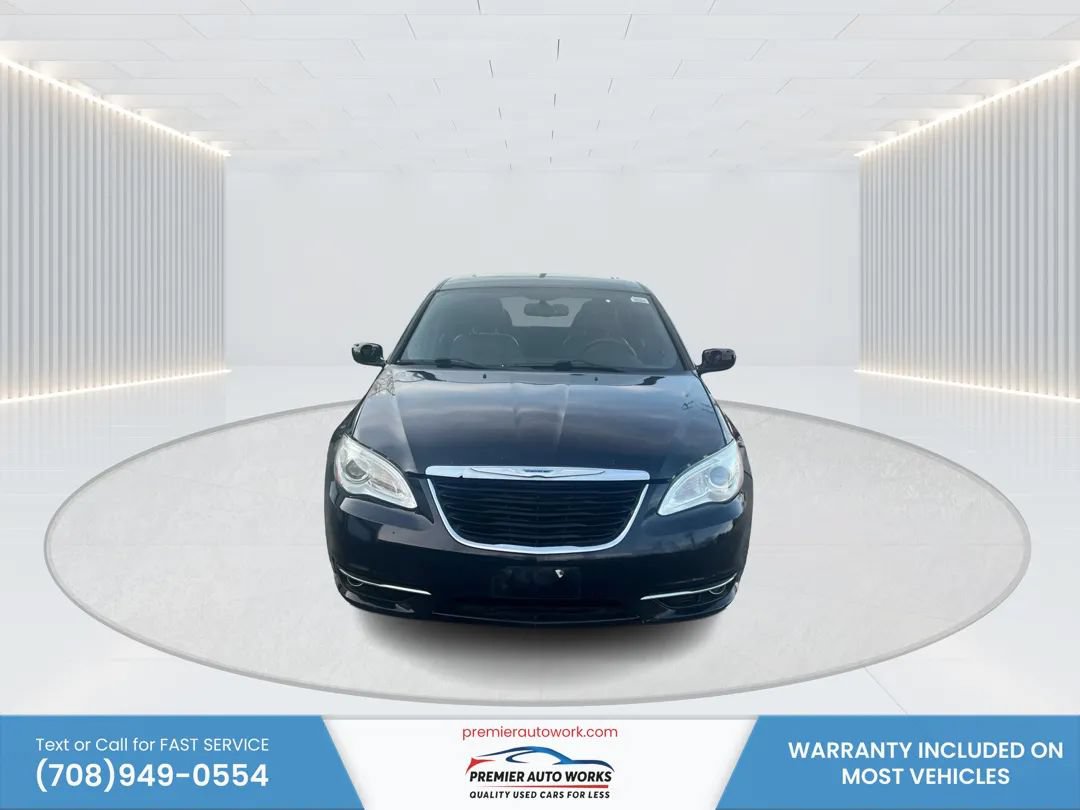 Used 2011 Chrysler 200 Limited FWD image 2