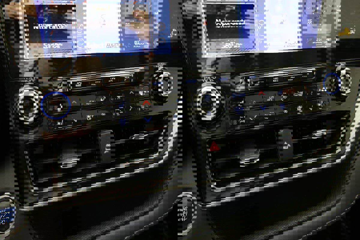 Used 2021 Toyota Highlander Platinum image 32