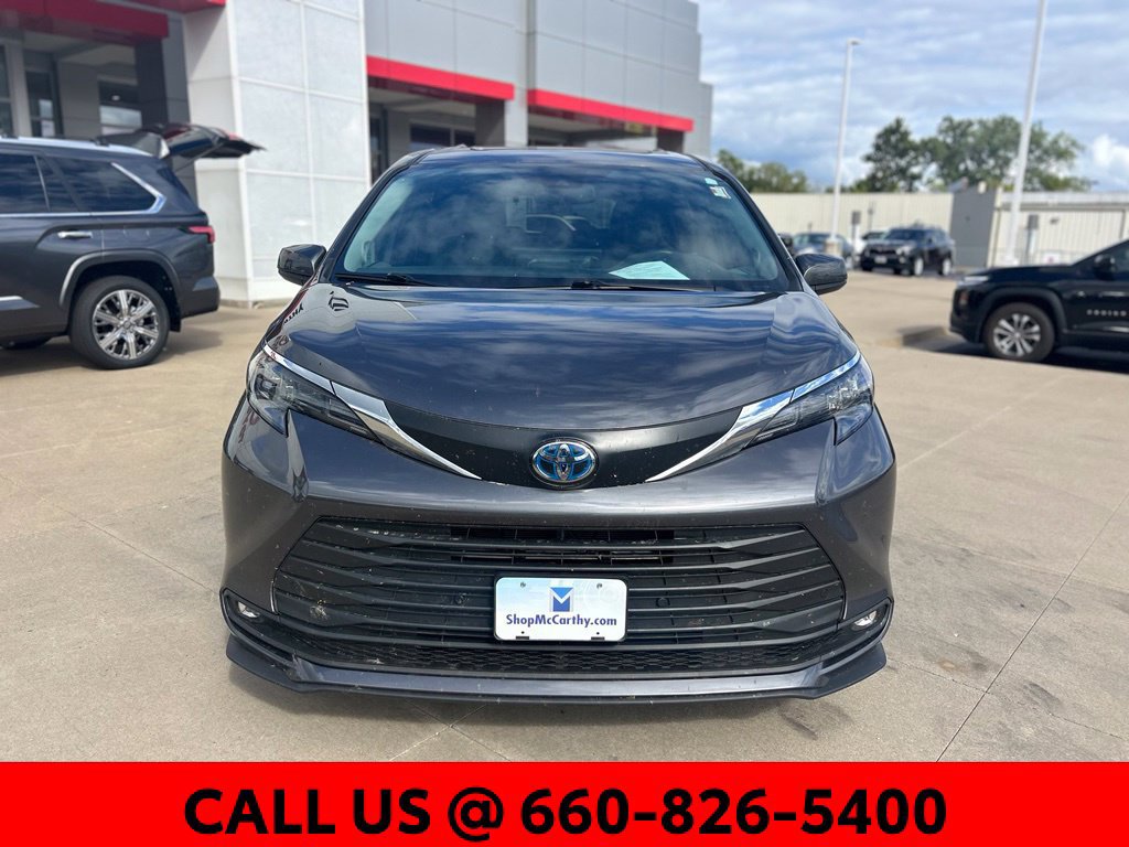 Certified 2025 Toyota Sienna XLE w/ XLE Plus Package FWD image 3