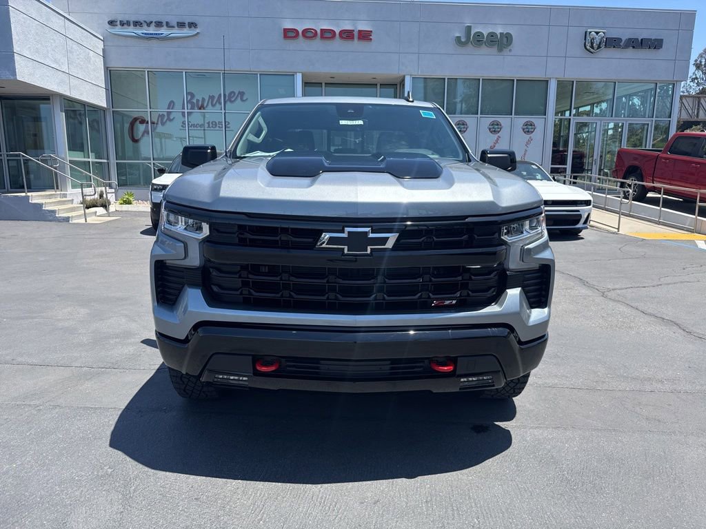 Used 2025 Chevrolet Silverado 1500 LT Trail Boss w/ Convenience Package II AWD/4WD image 2