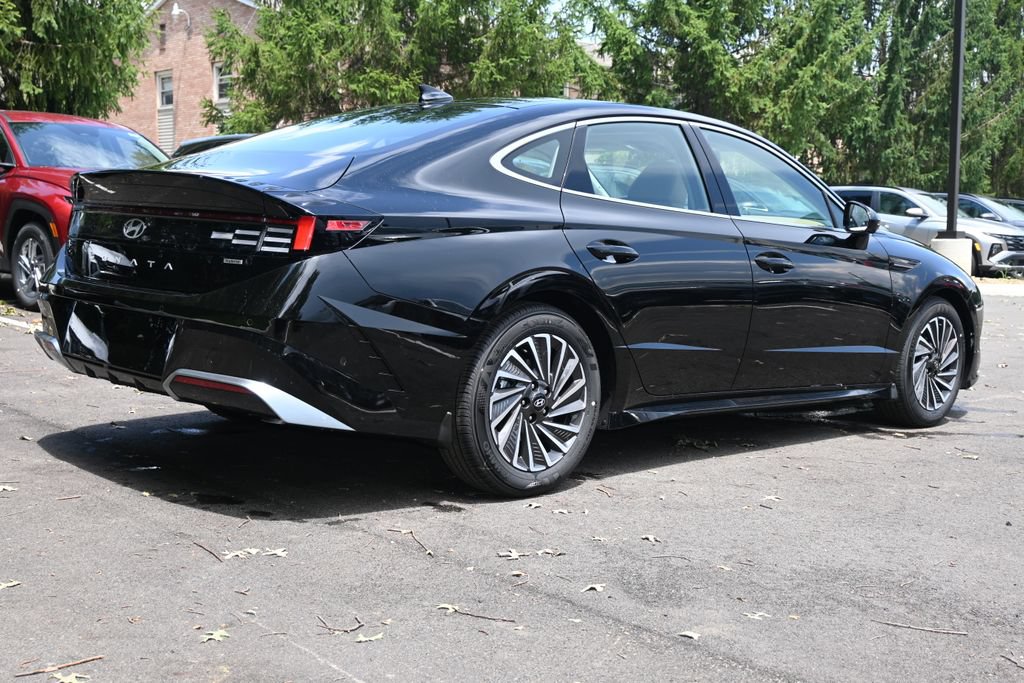 New 2026 Hyundai Sonata Limited FWD image 9