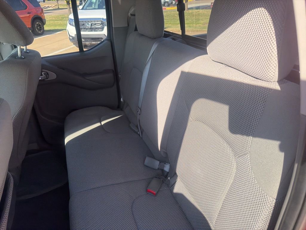 Used 2015 Nissan Frontier SV w/ SV Value Truck Package image 18