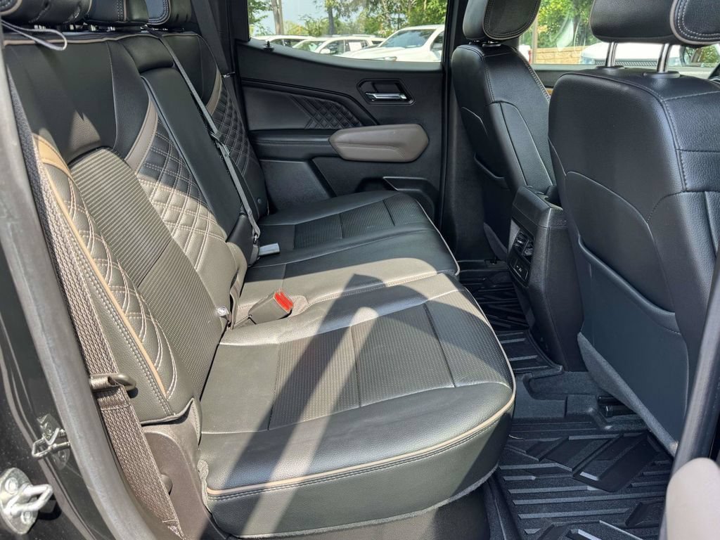 Used 2023 GMC Canyon Denali w/ Denali Black Edition AWD/4WD image 16