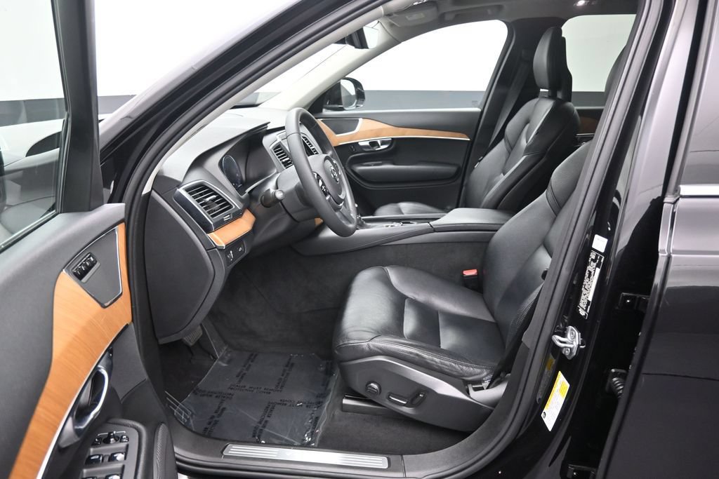 Used 2021 Volvo XC90 T6 Momentum AWD/4WD image 12