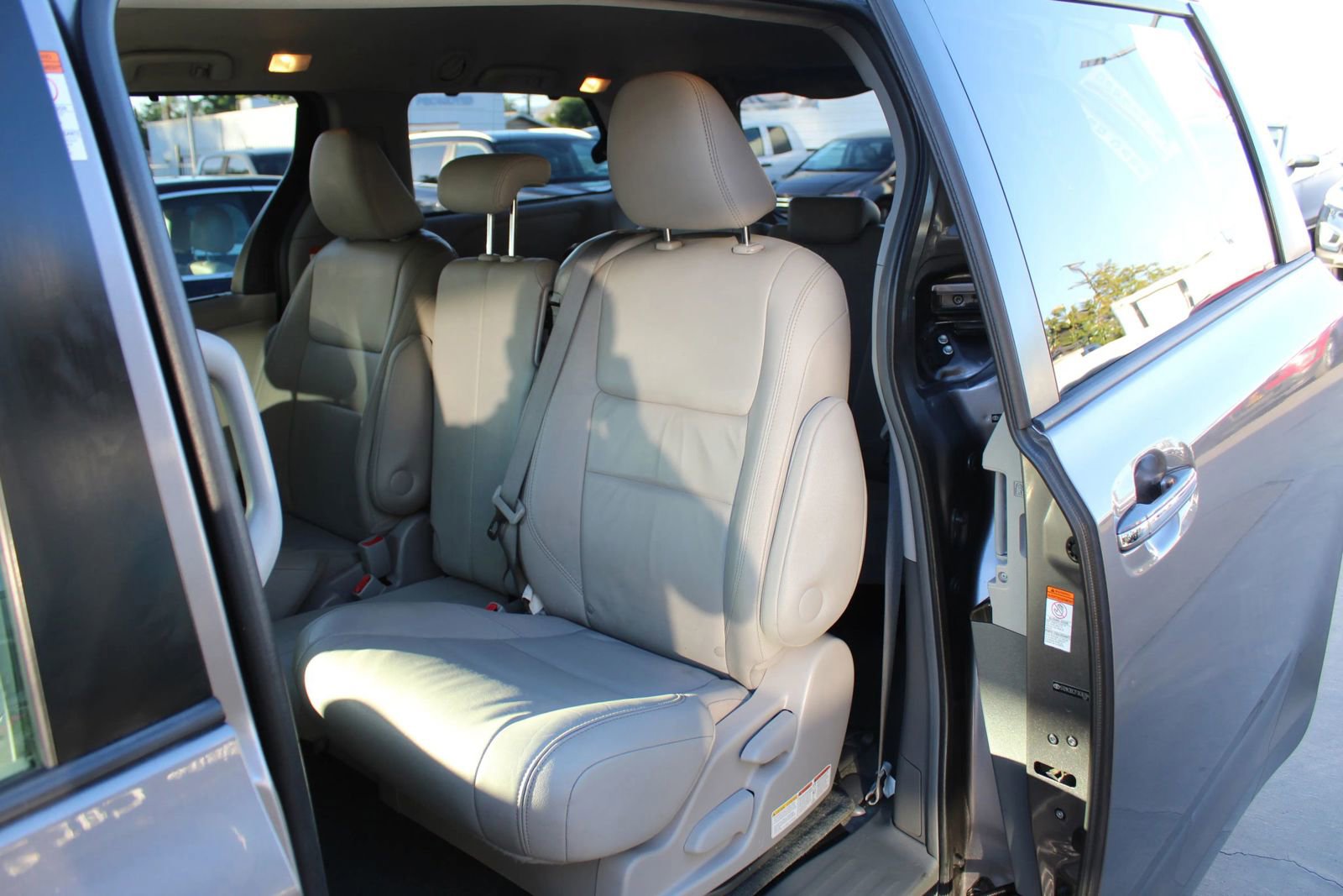 Used 2015 Toyota Sienna XLE w/ XLE Navigation Package FWD image 13