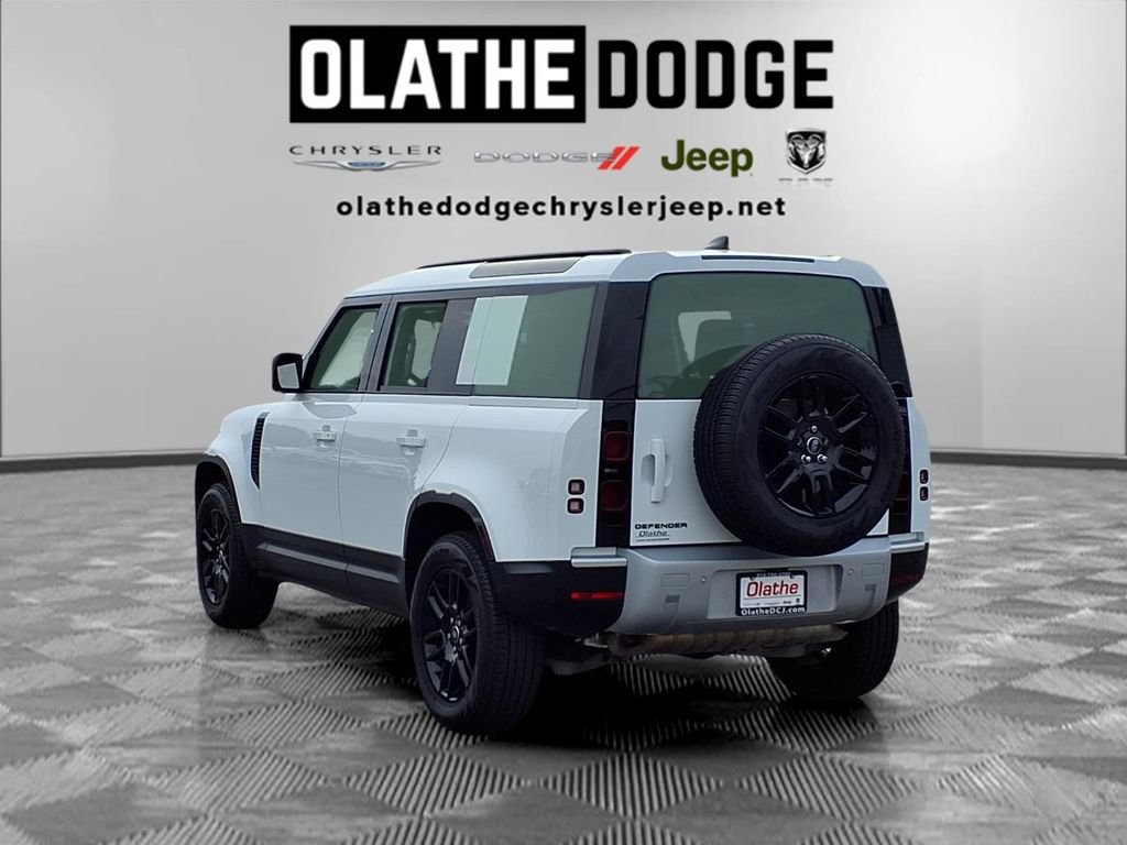 Used 2025 Land Rover Defender 110 S AWD/4WD image 5