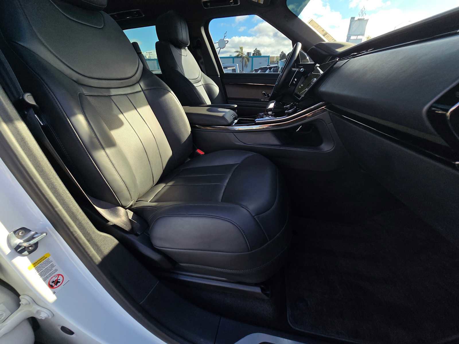 Used 2023 Land Rover Range Rover Sport SE Dynamic image 11