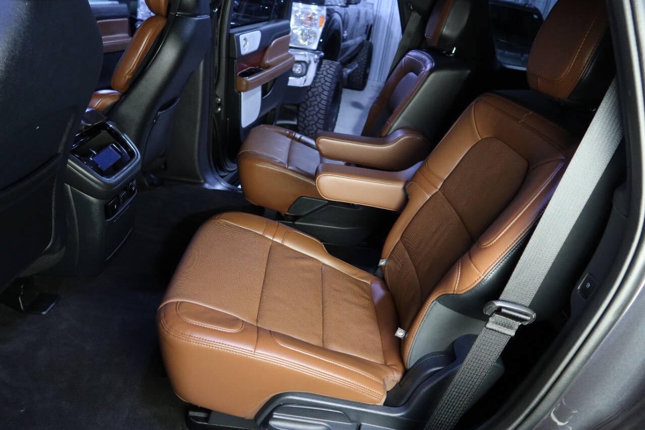 Used 2024 Lincoln Navigator Reserve AWD/4WD image 17