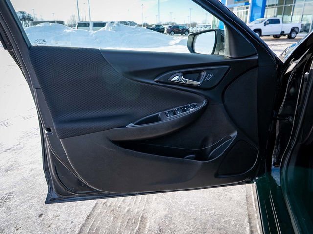Used 2025 Chevrolet Malibu LT image 18