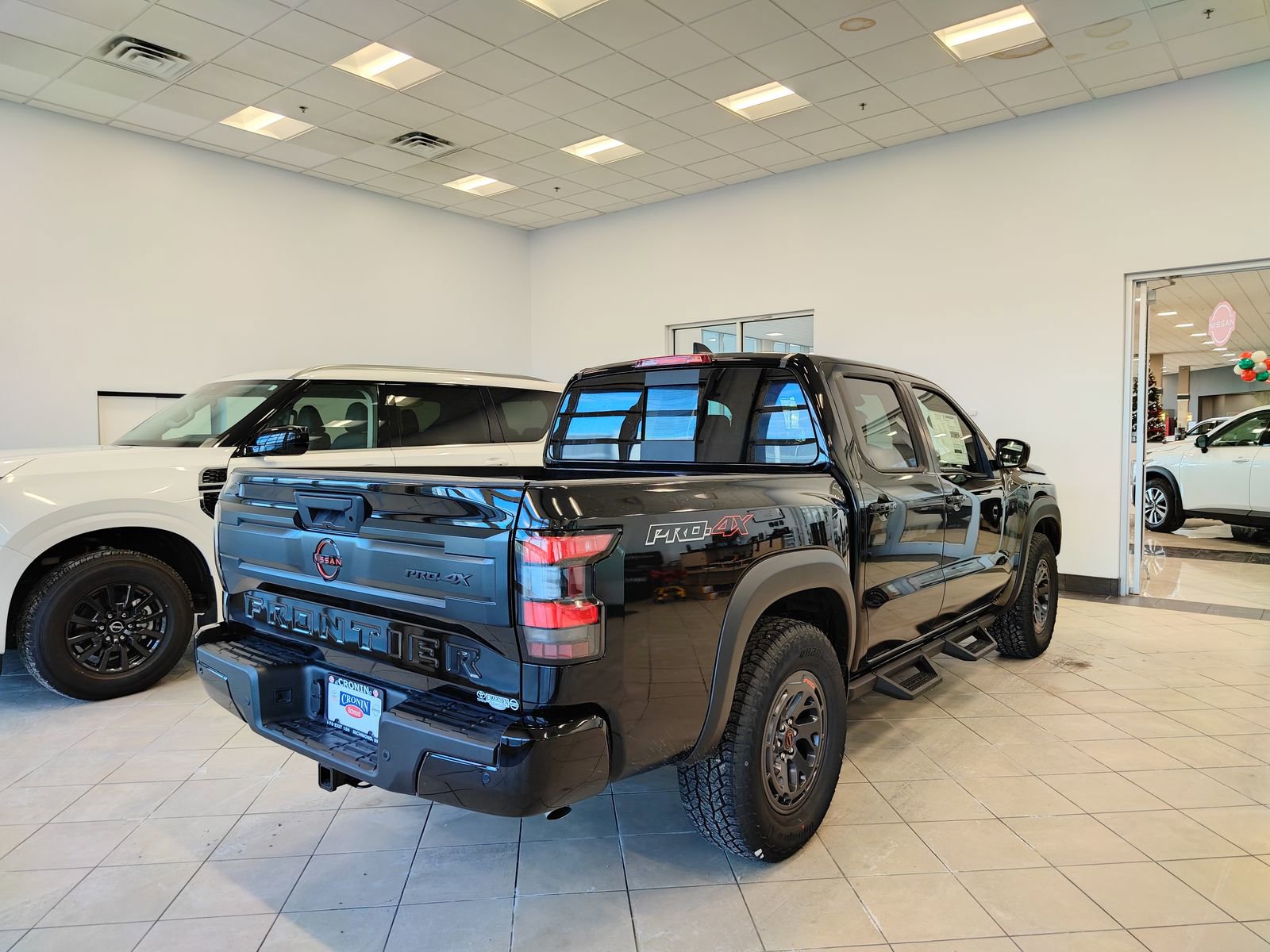 New 2026 Nissan Frontier PRO-4X w/ Pro-4x Convenience Package AWD/4WD image 3