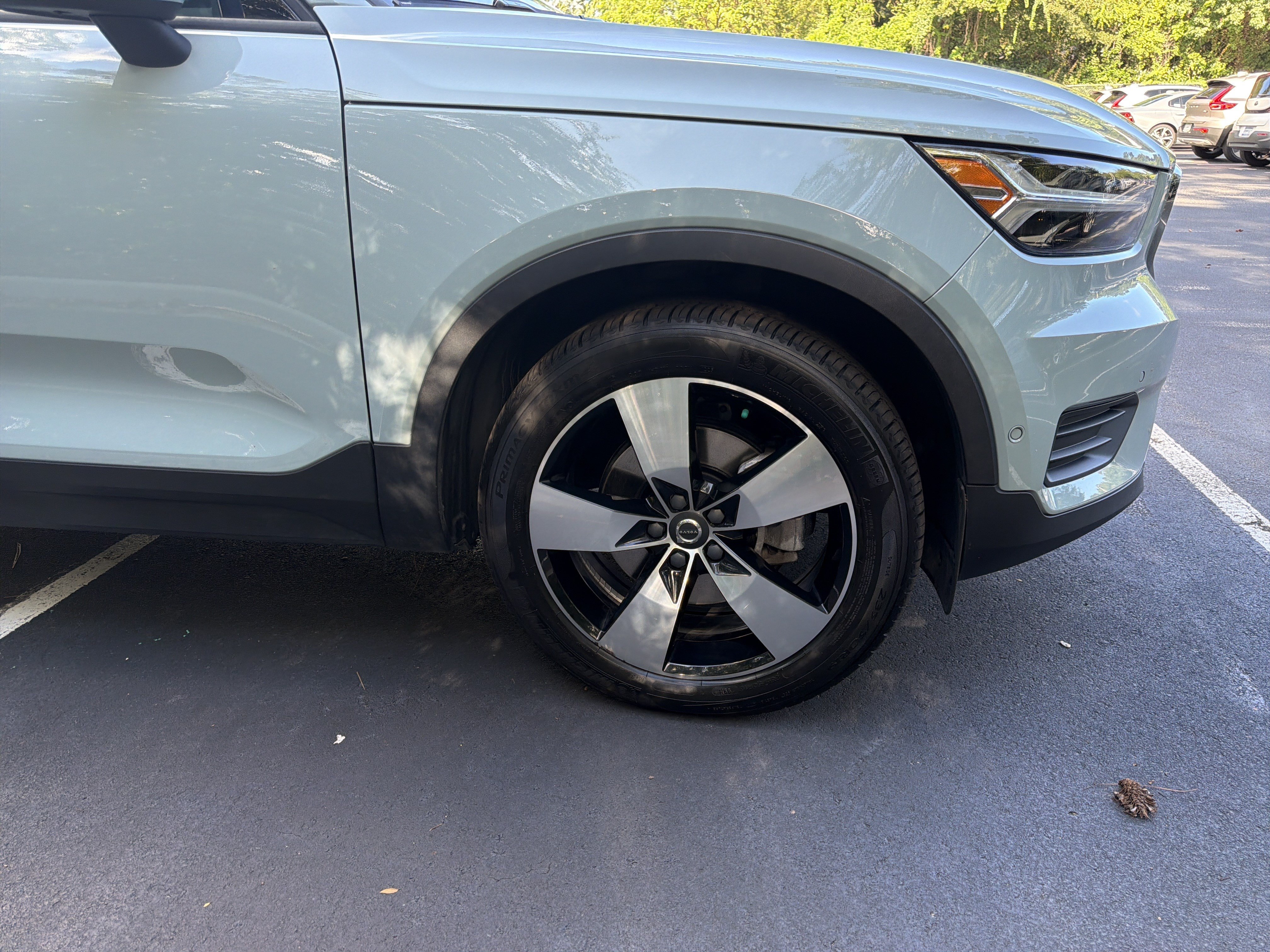 Used 2019 Volvo XC40 T5 Momentum AWD/4WD image 13