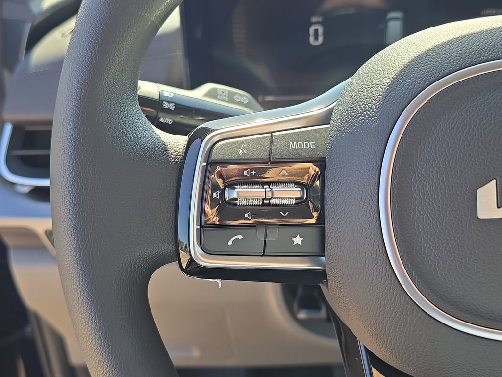 New 2026 Kia Carnival LX image 30