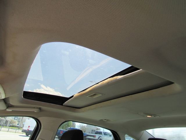 Used 2018 Ford Focus SEL FWD image 19