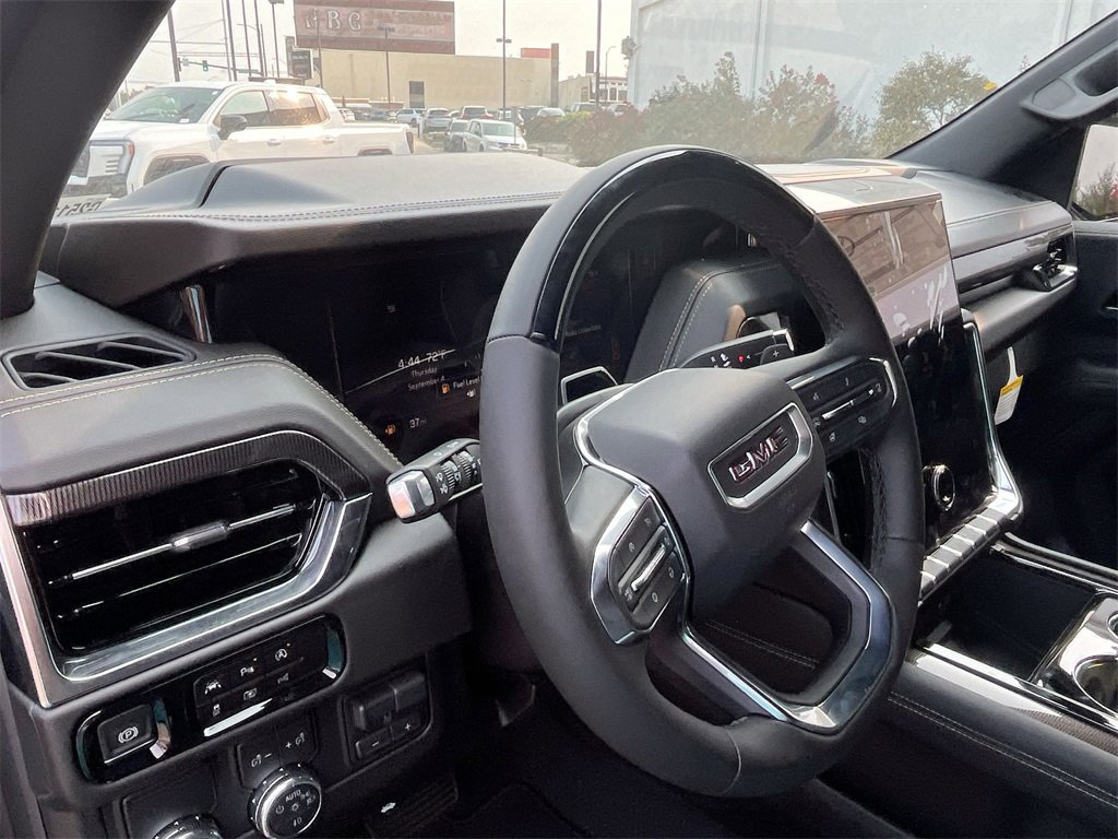New 2025 GMC Yukon Elevation image 11