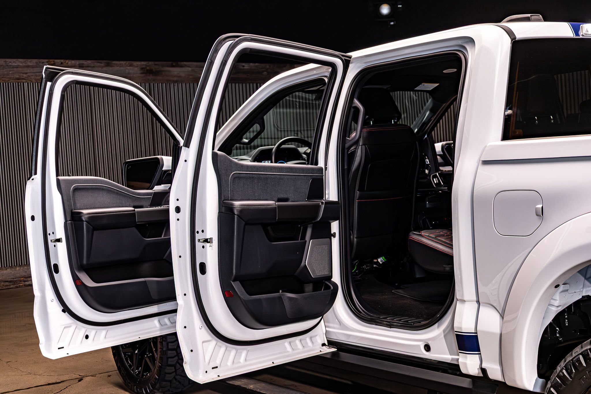 Used 2022 Ford F150 Lariat w/ Equipment Group 502A High image 32