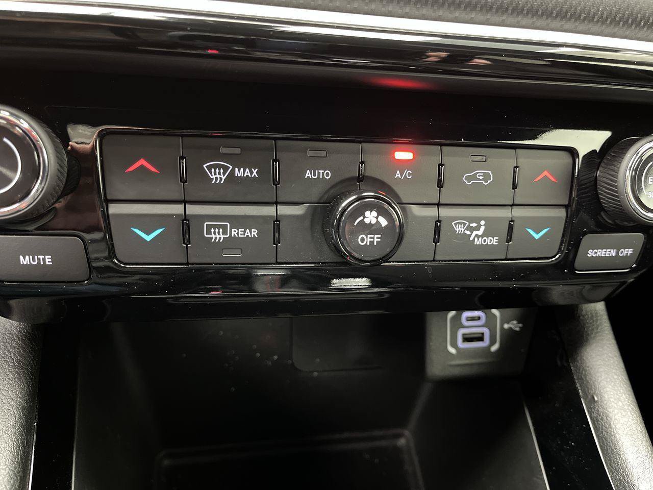 Used 2025 Jeep Compass Trailhawk AWD/4WD image 20
