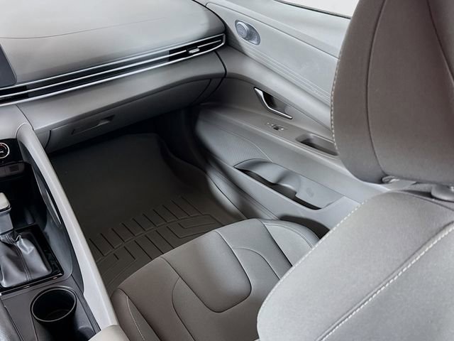 Used 2023 Hyundai Elantra SEL w/ Preferred Accessory Package image 22