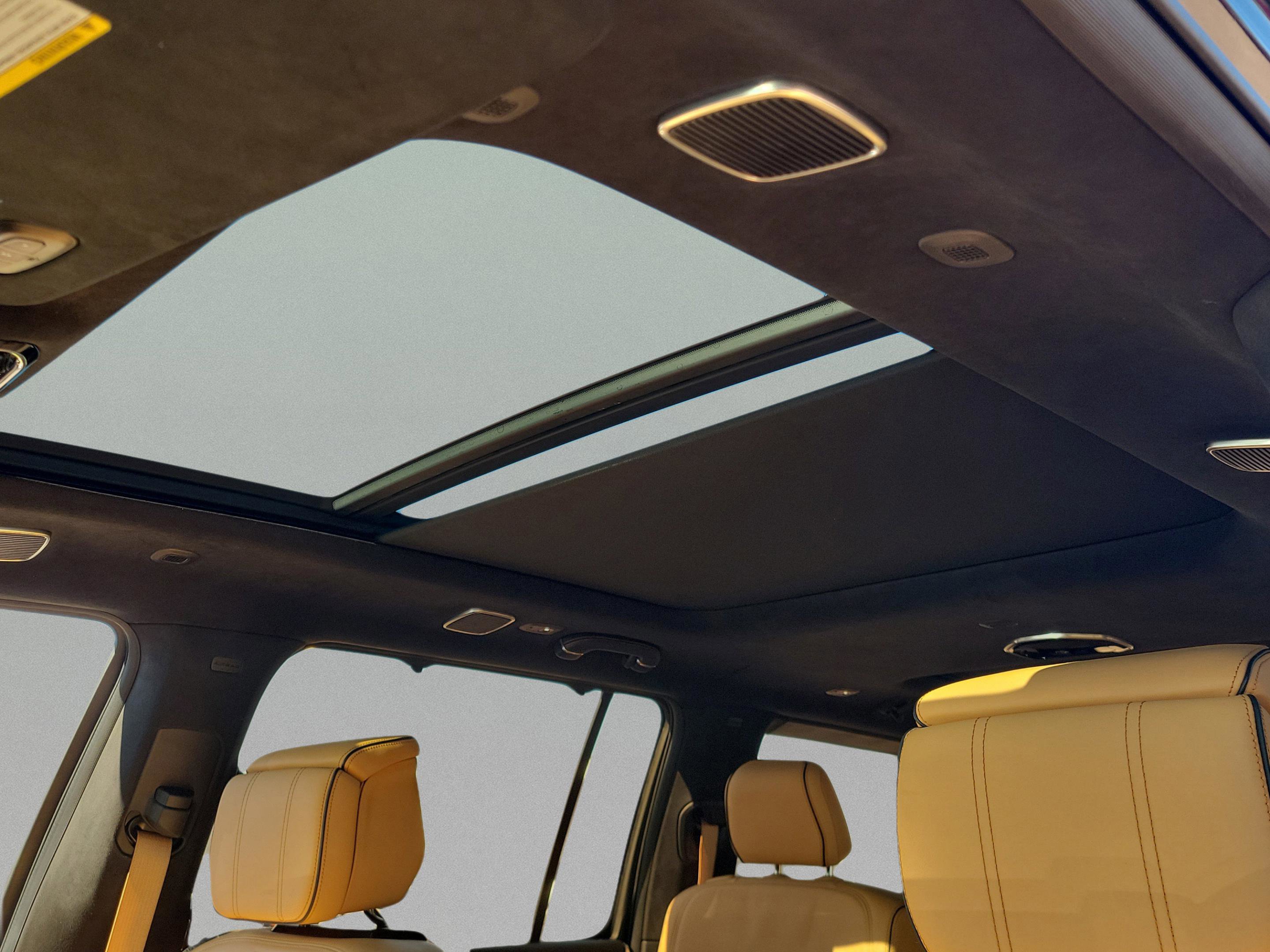 Used 2022 Jeep Grand Wagoneer Series III image 32