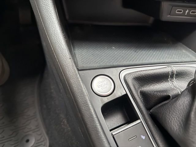 Used 2024 Volkswagen Jetta SE FWD image 31