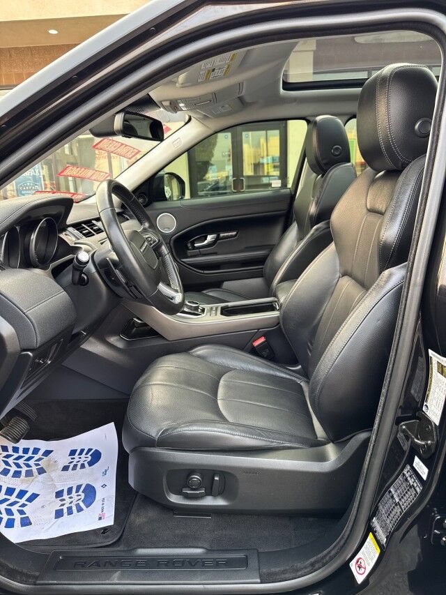 Used 2018 Land Rover Range Rover Evoque SE Premium AWD/4WD image 9