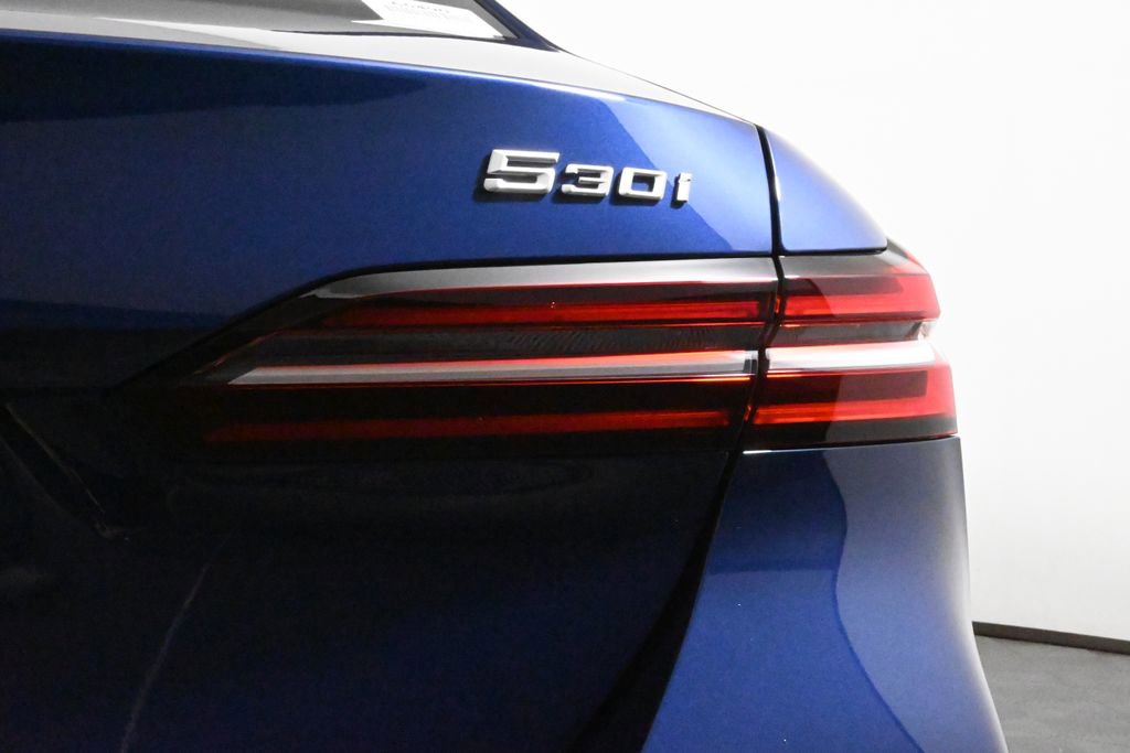 Used 2026 BMW 530i xDrive w/ Premium Package image 13