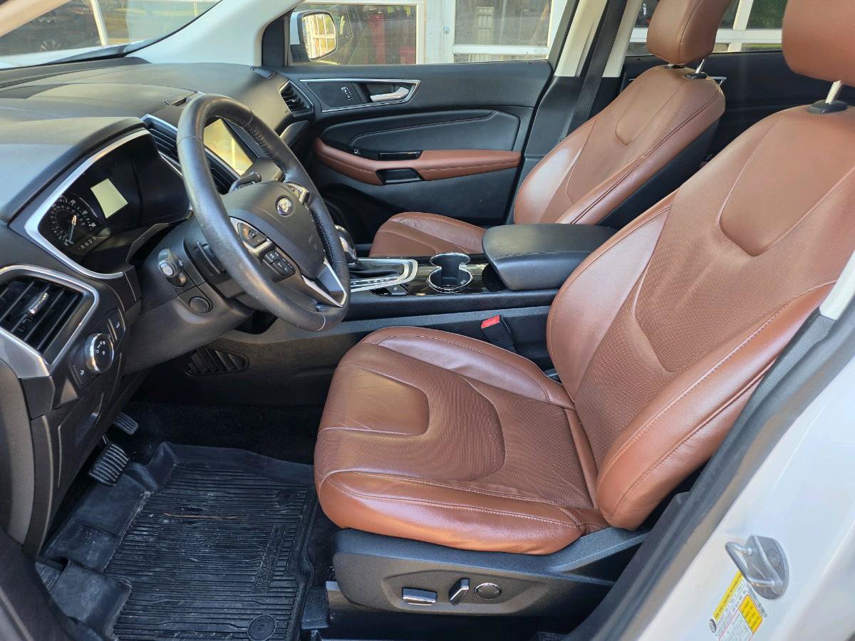 Used 2017 Ford Edge Titanium w/ Equipment Group 302A AWD/4WD image 8