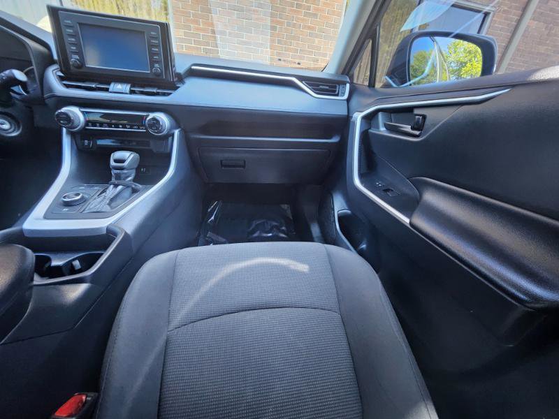 Used 2019 Toyota RAV4 LE image 53
