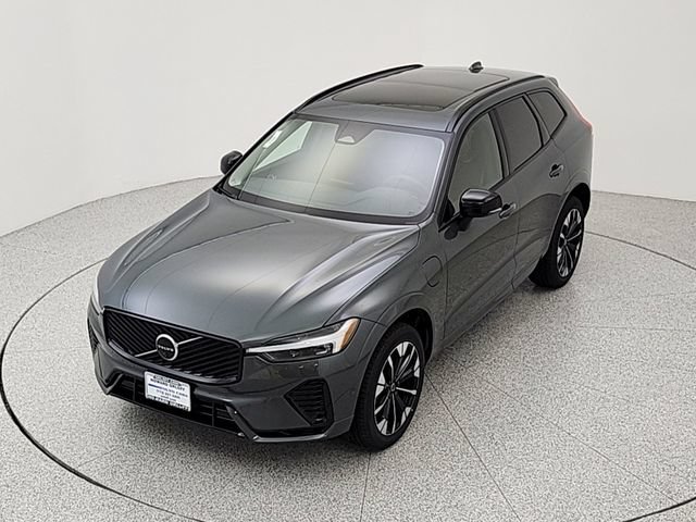 New 2026 Volvo XC60 T8 Plus w/ Protection Package Premier AWD/4WD image 13