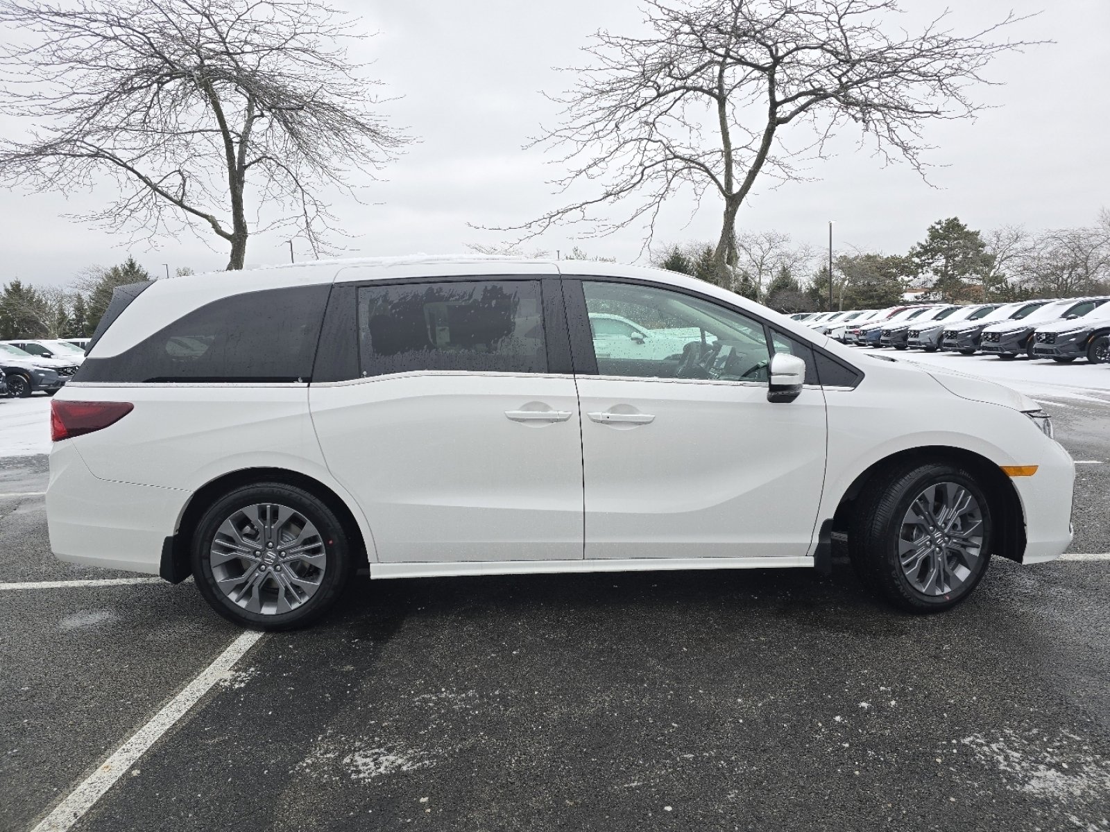 New 2026 Honda Odyssey Touring image 19