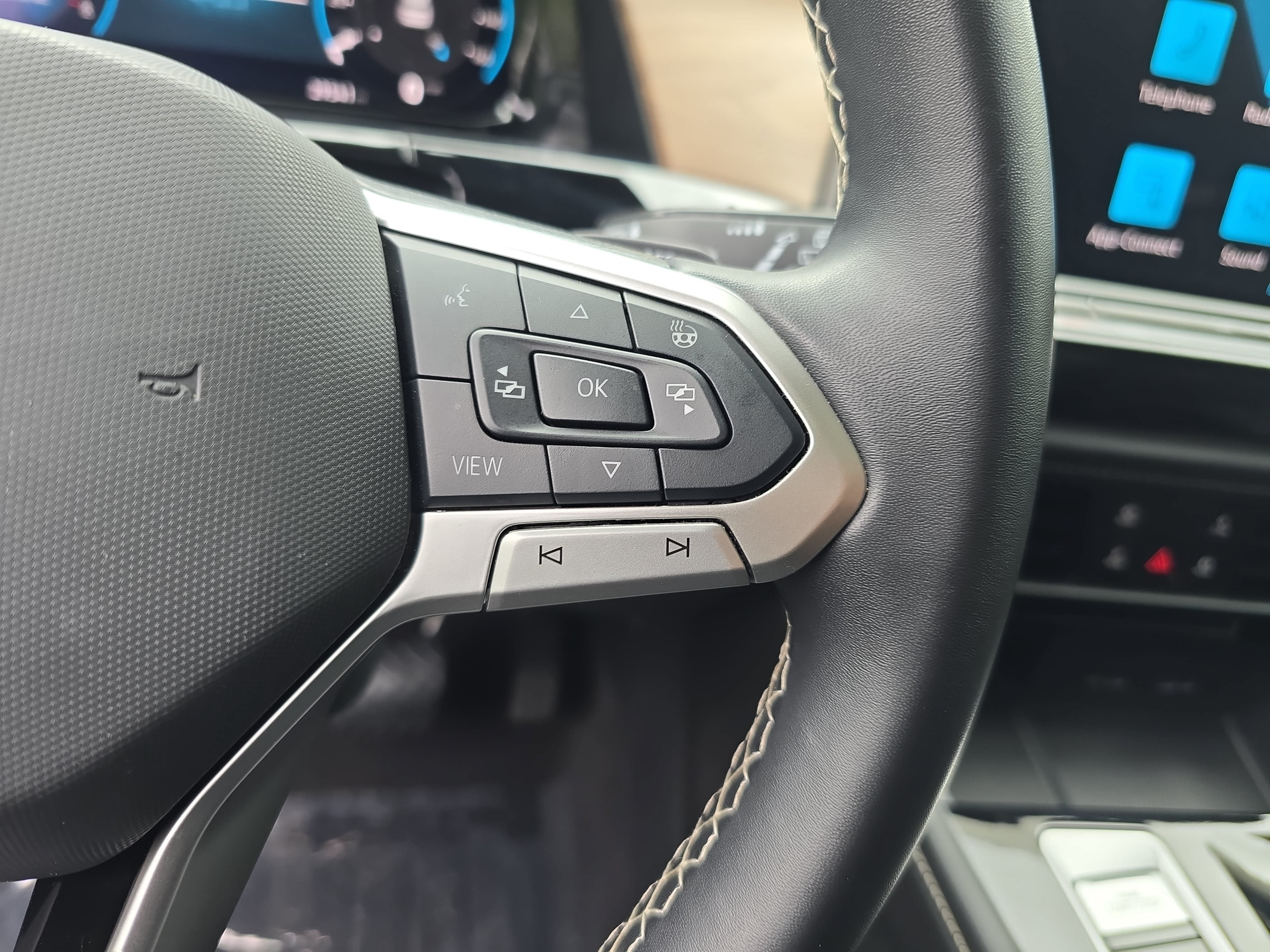 Certified 2024 Volkswagen Atlas SE FWD image 19